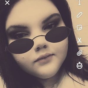 Meet your Posher, Lilly